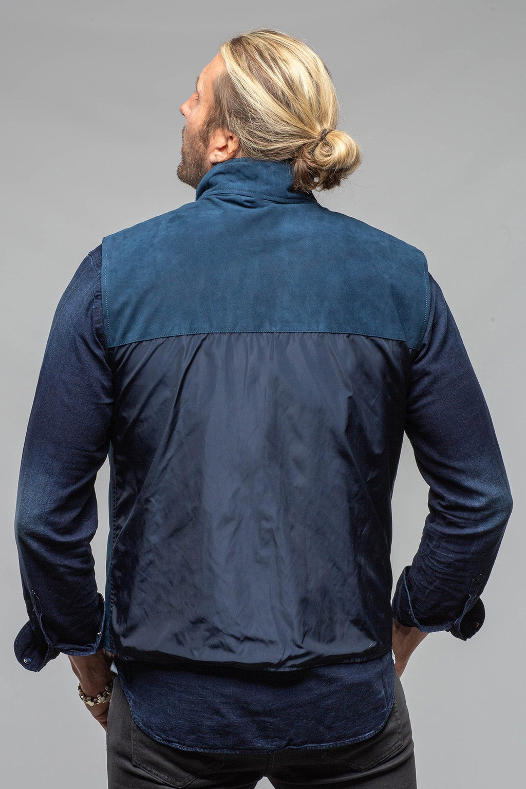 Riley Vest In Navy
