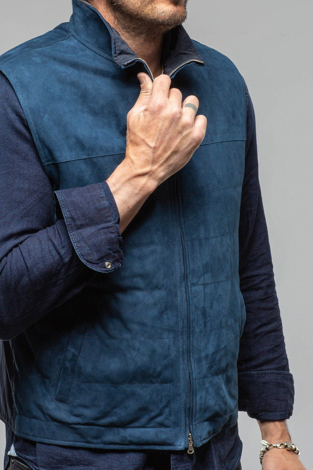 Riley Vest In Navy