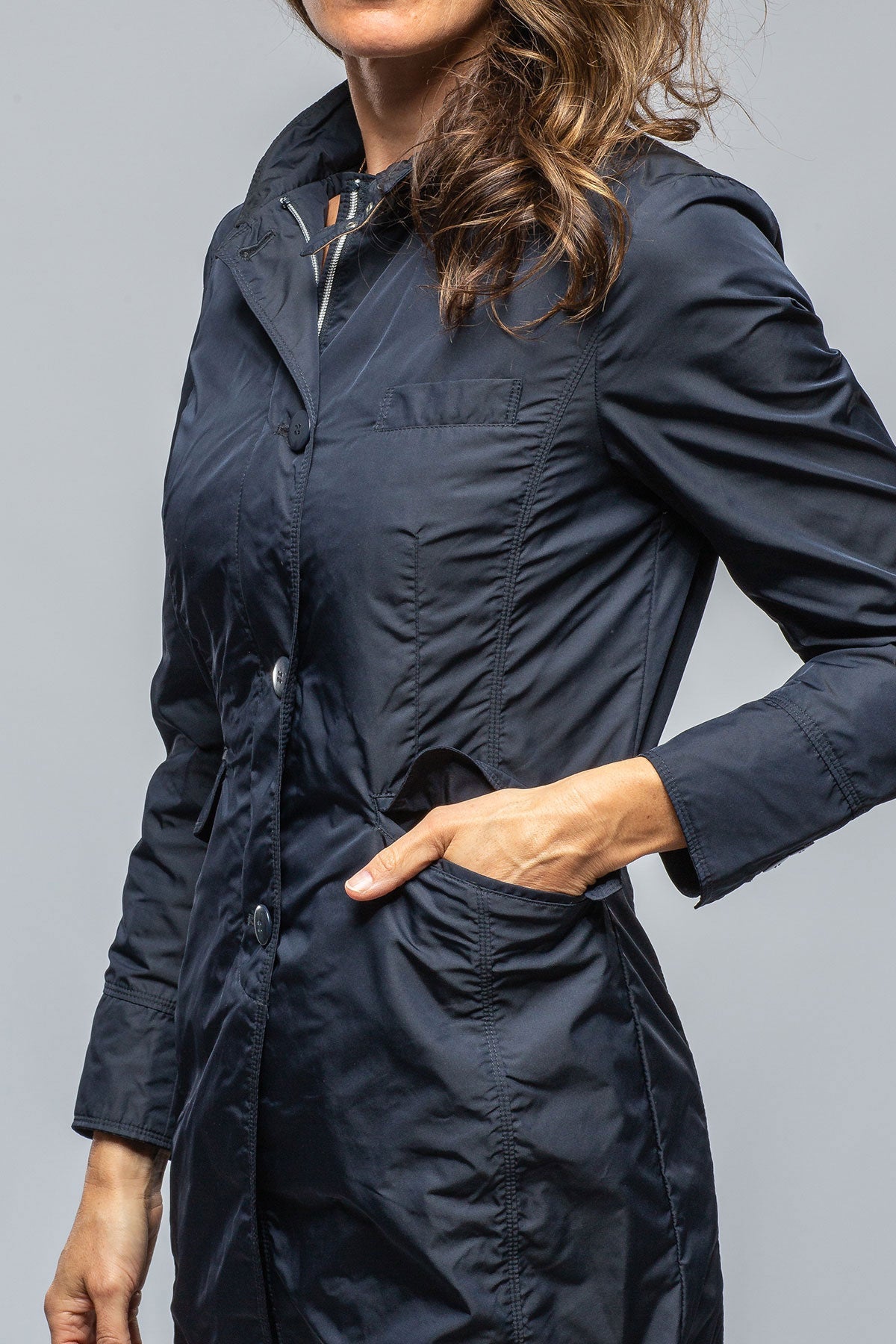 Leslie Performance Jacket In Navy