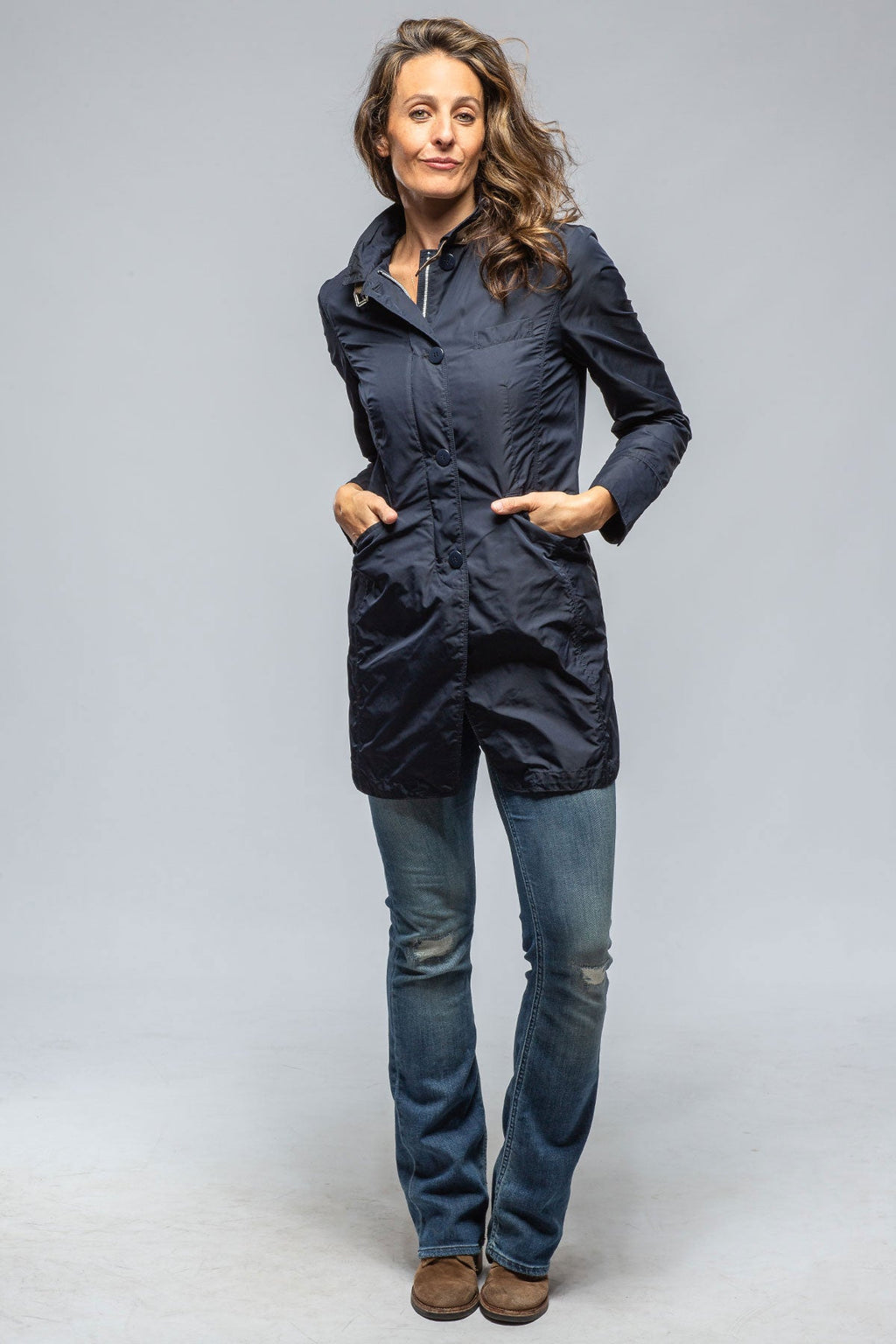 Leslie Performance Jacket In Navy