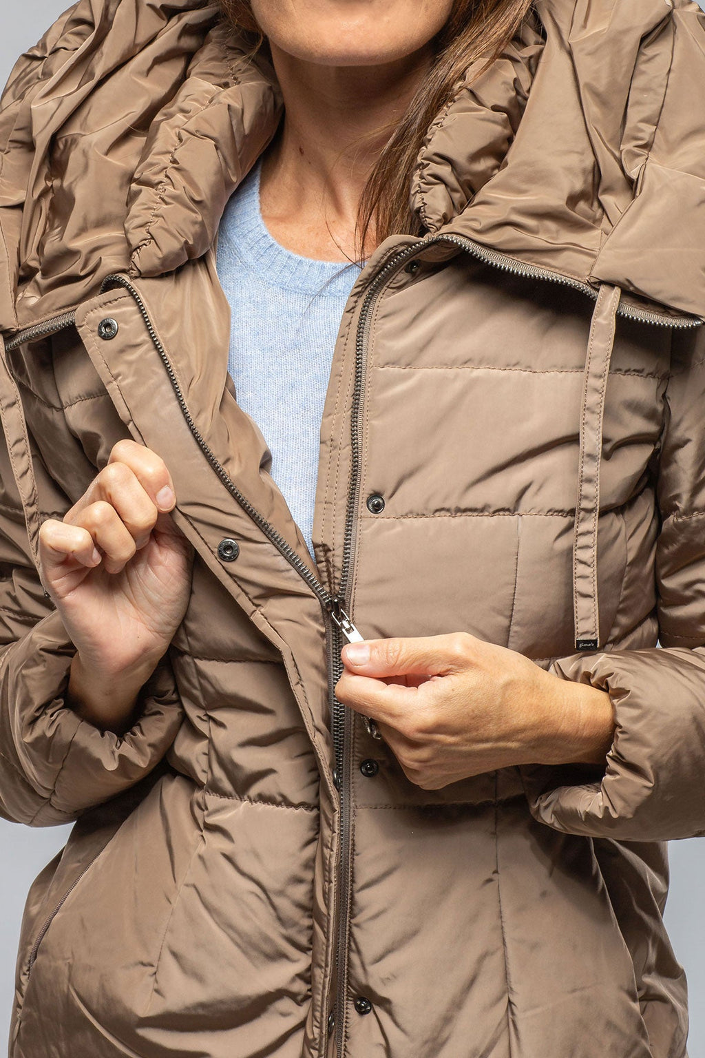 Mika High Collar Down Jacket In Sand