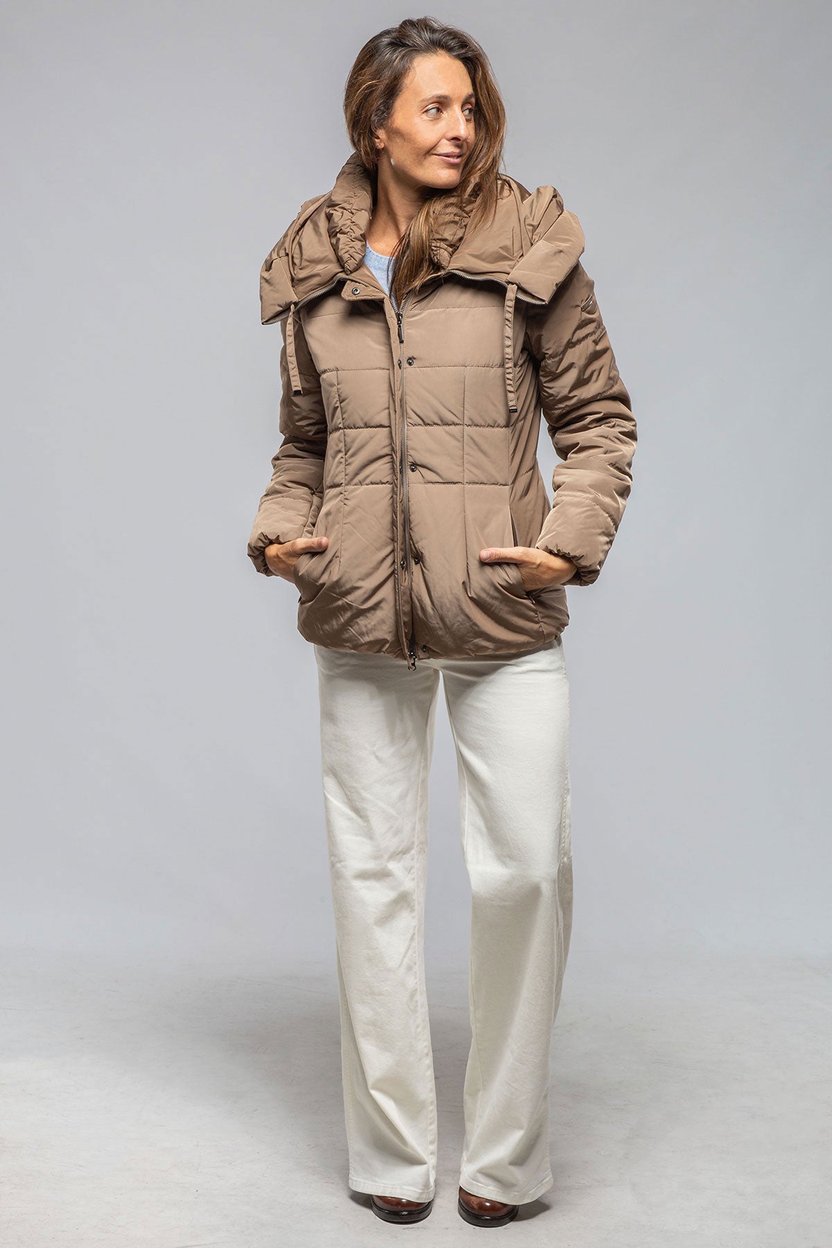 Mika High Collar Down Jacket In Sand