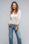 Elissa Linen L/S Fitted V-Neck in Misty