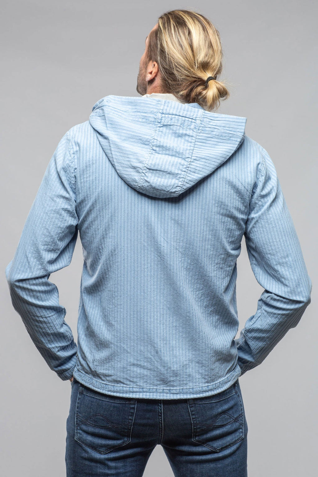Pitcairn Light Jacket In Ashley Blue