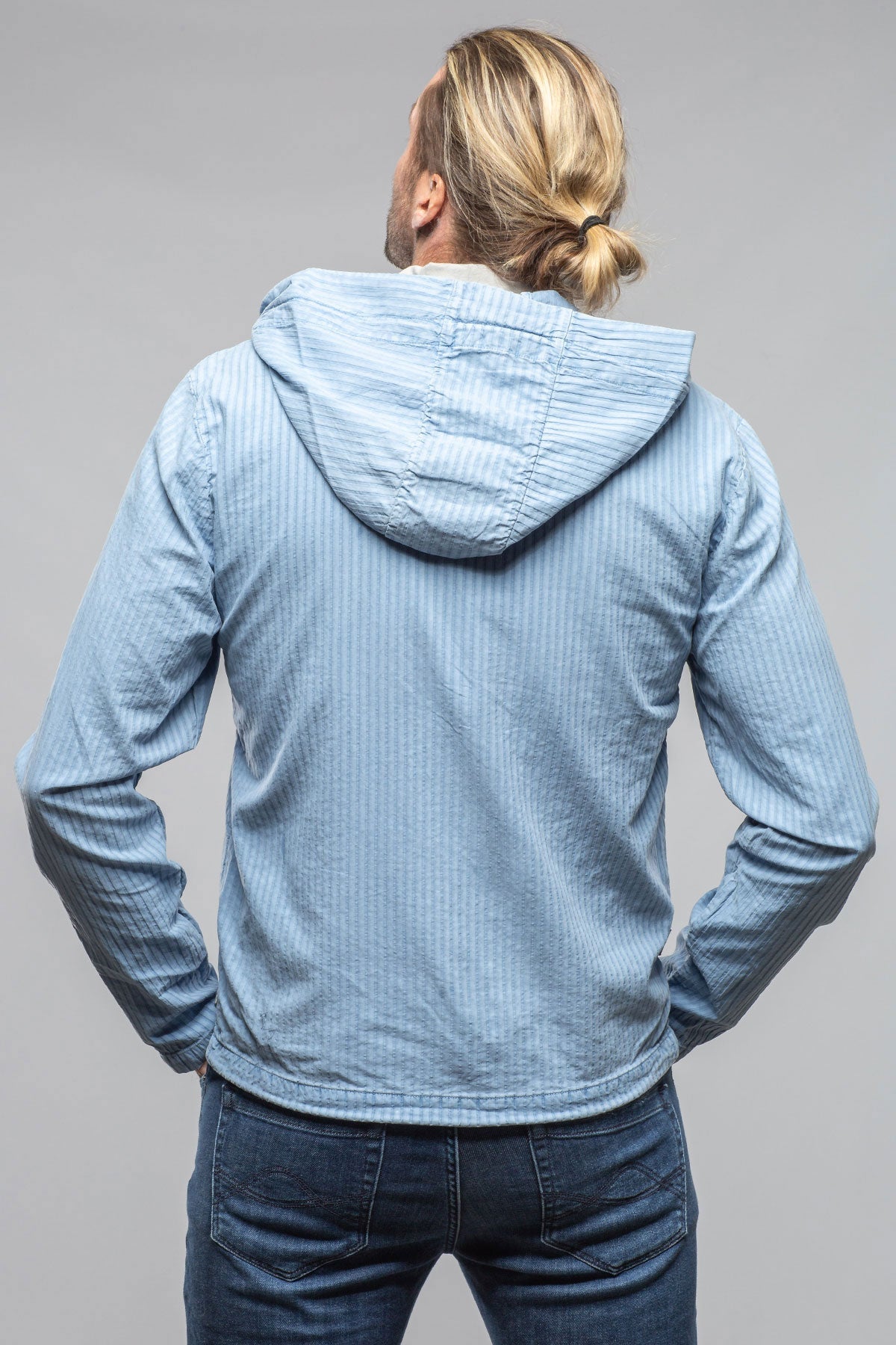 Pitcairn Light Jacket In Ashley Blue