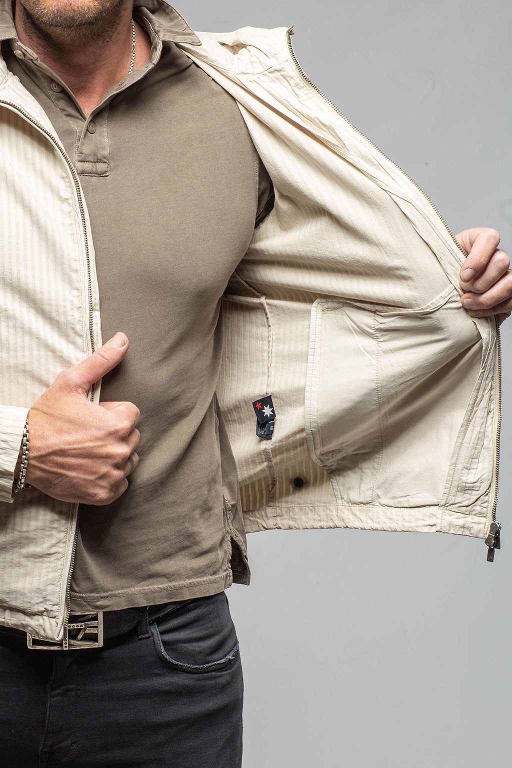 Pitcairn Light Jacket In Khaki