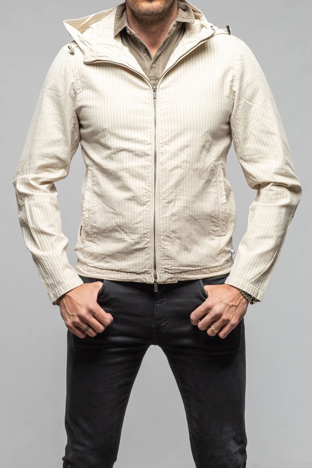 Pitcairn Light Jacket In Khaki