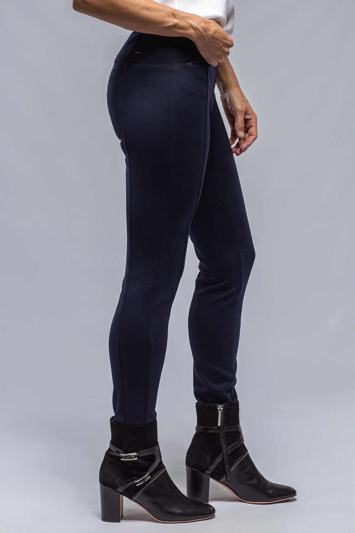 MAC Dream Ankle Luxury In Navy