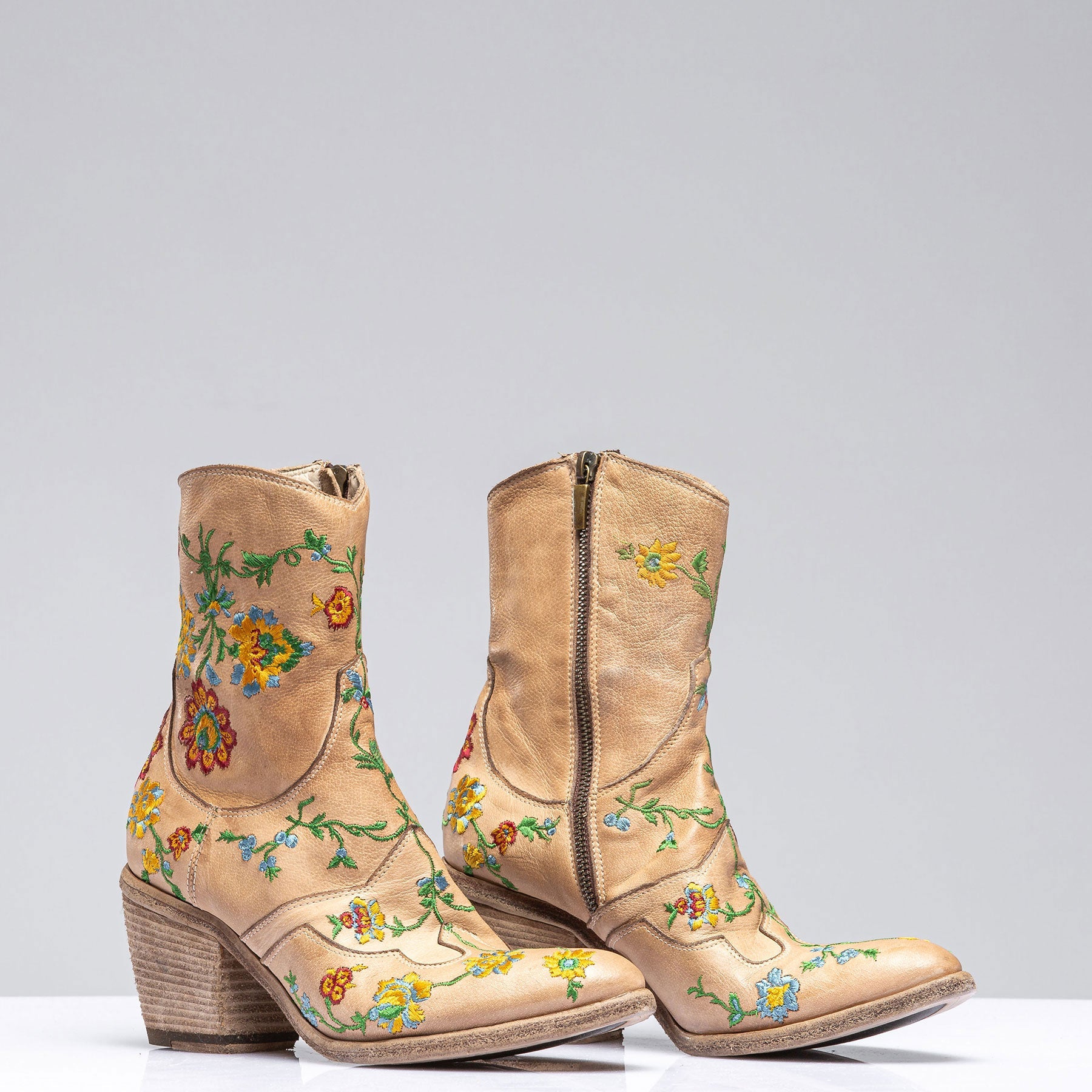 Mallory Embroidered Boot In Off White