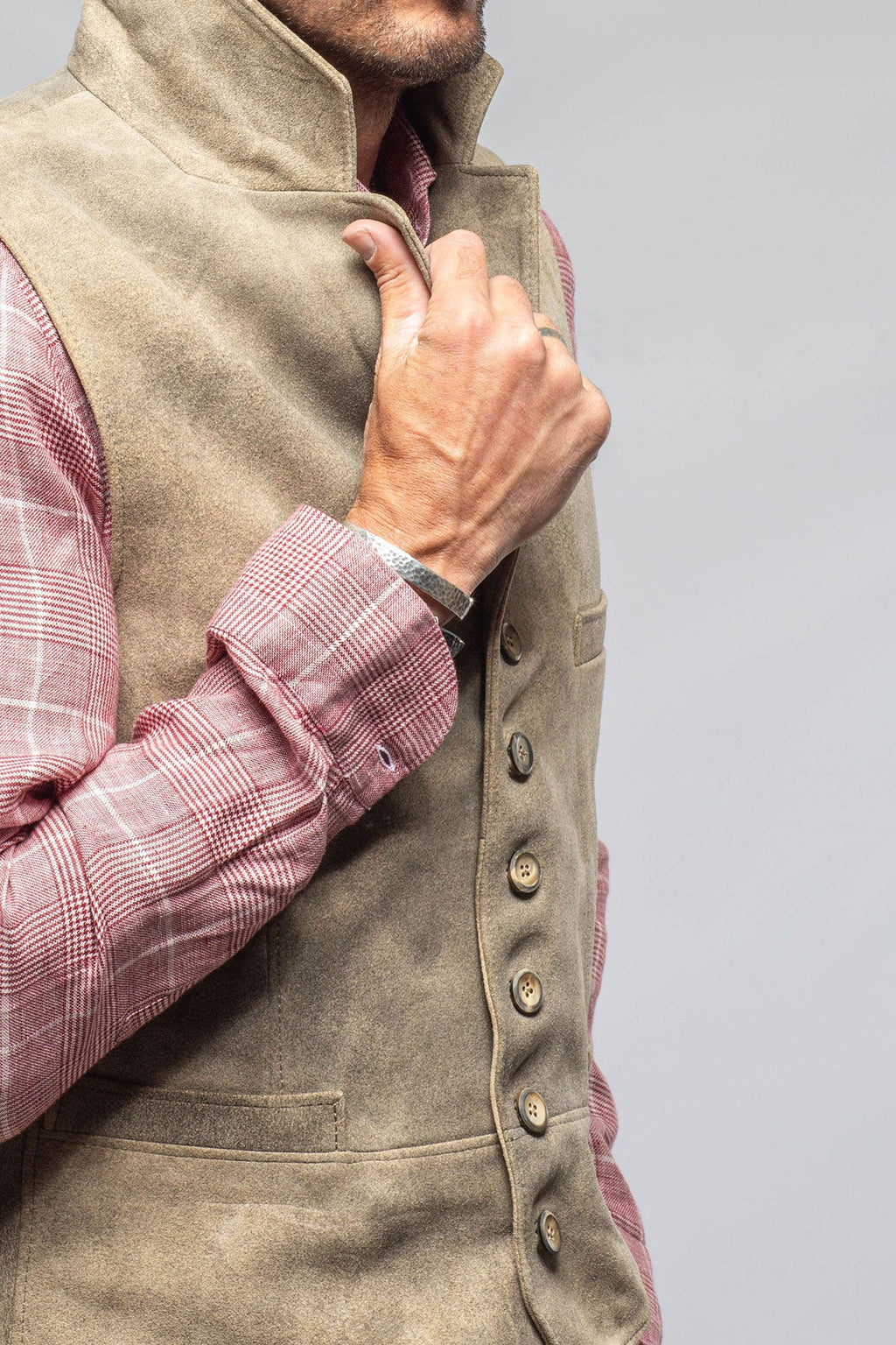Trapp Notch Collared Vest In Vintage Grey