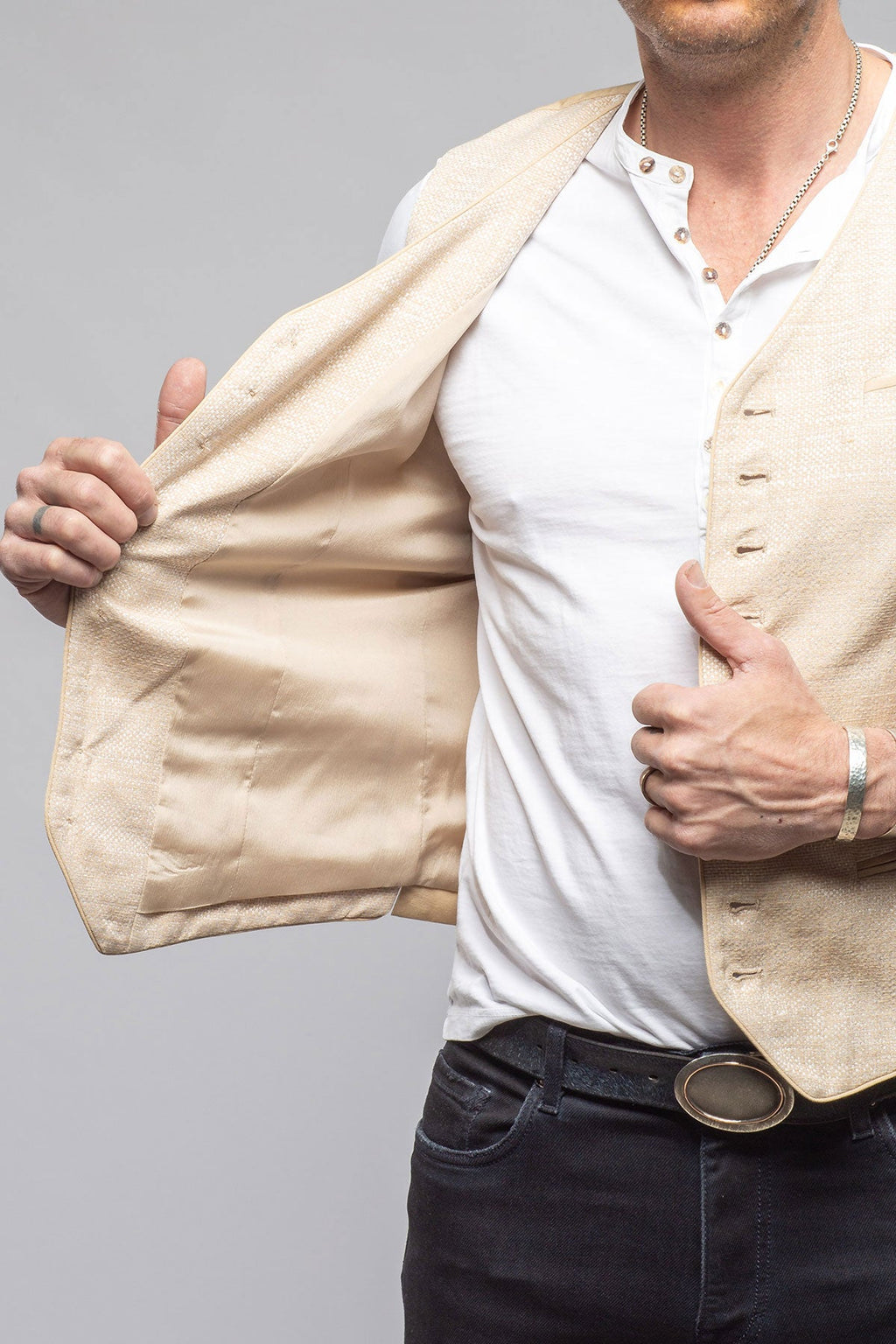 Ellis Tailored Vest In Hazelnut