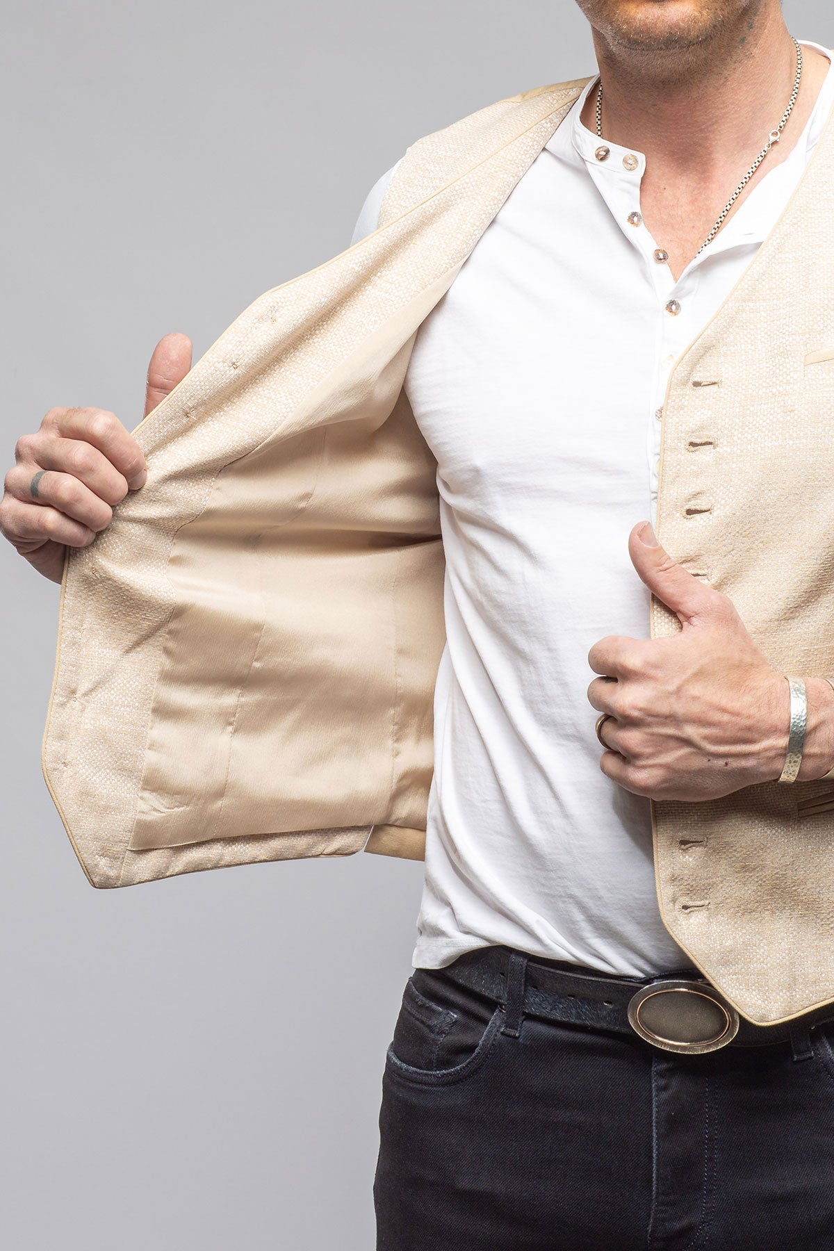 Ellis Tailored Vest In Hazelnut