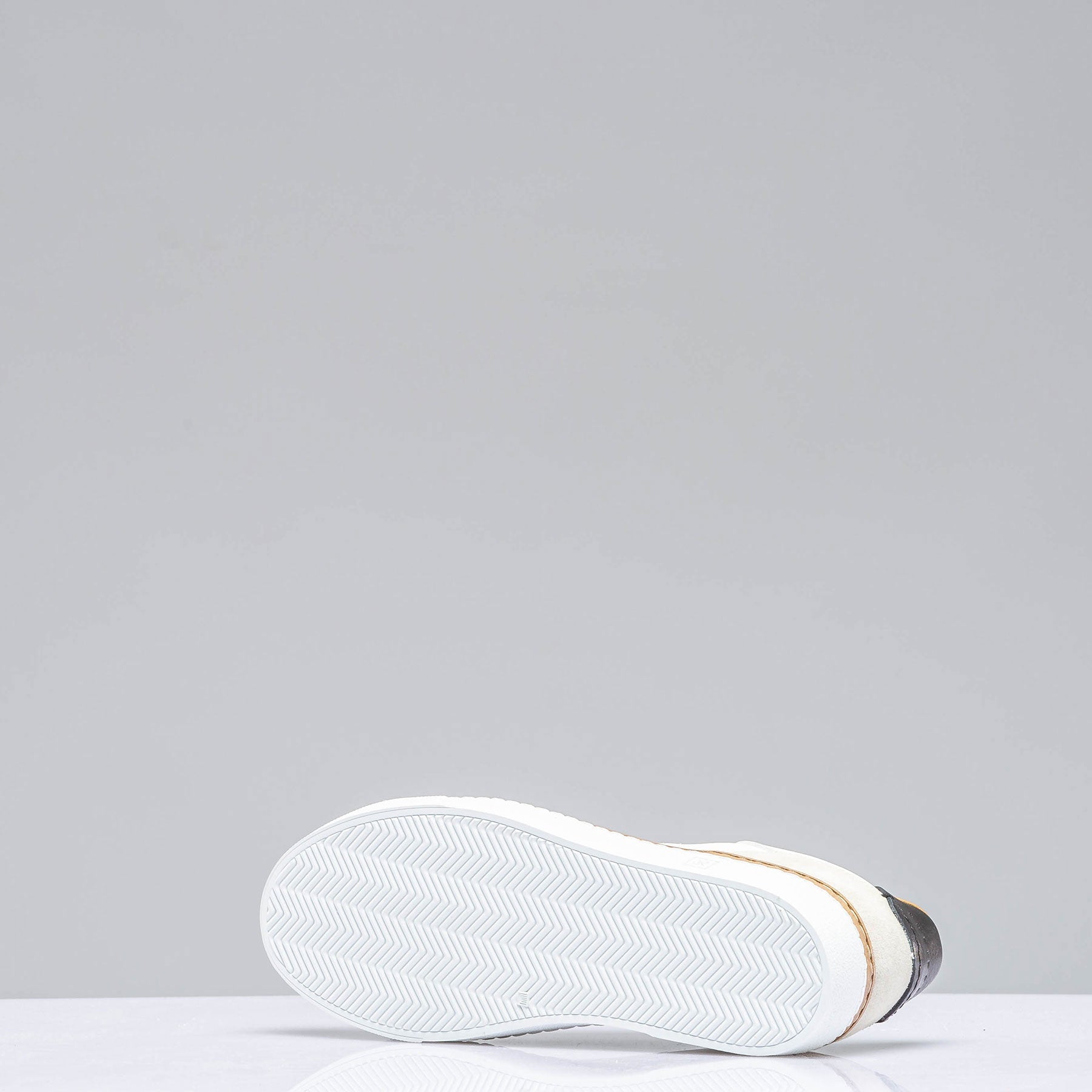 The Mustang II Shoe In White/ Black