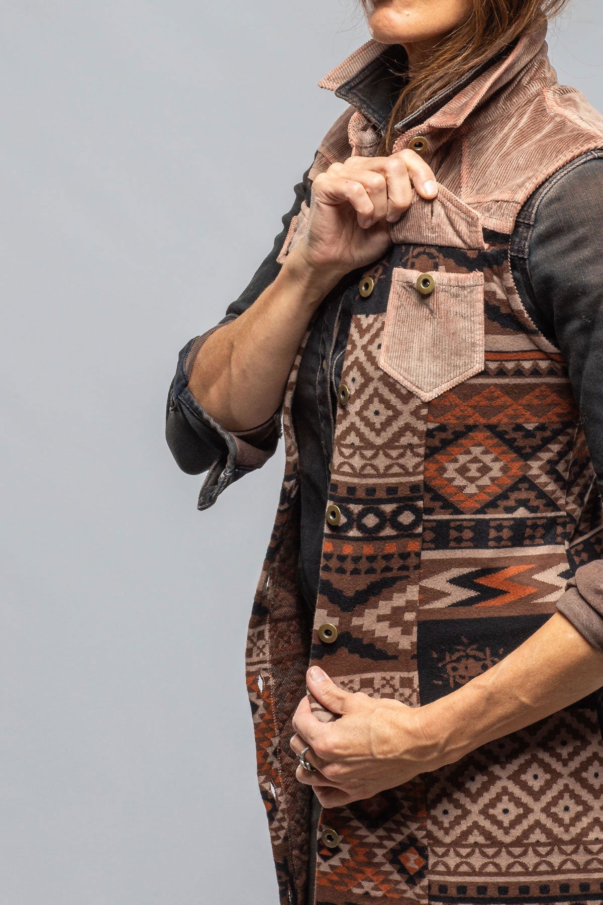 Badlands Long Vest In Brown
