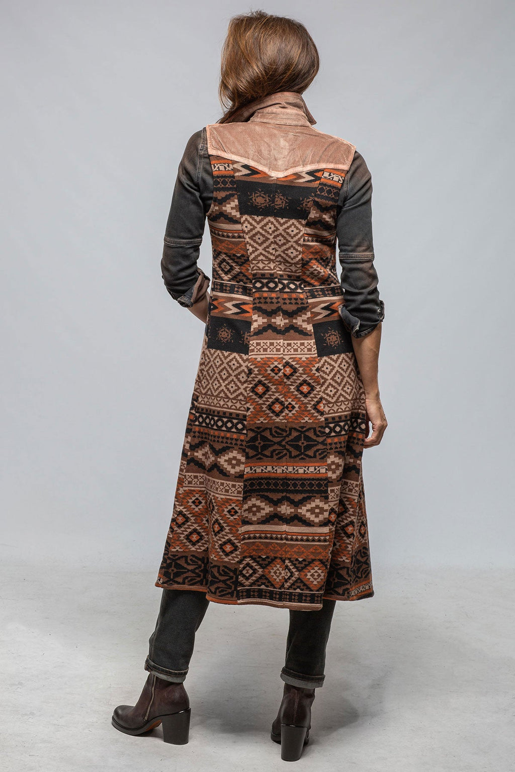 Badlands Long Vest In Brown