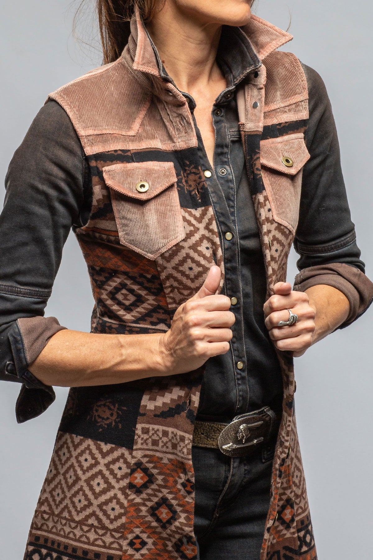 Badlands Long Vest In Brown