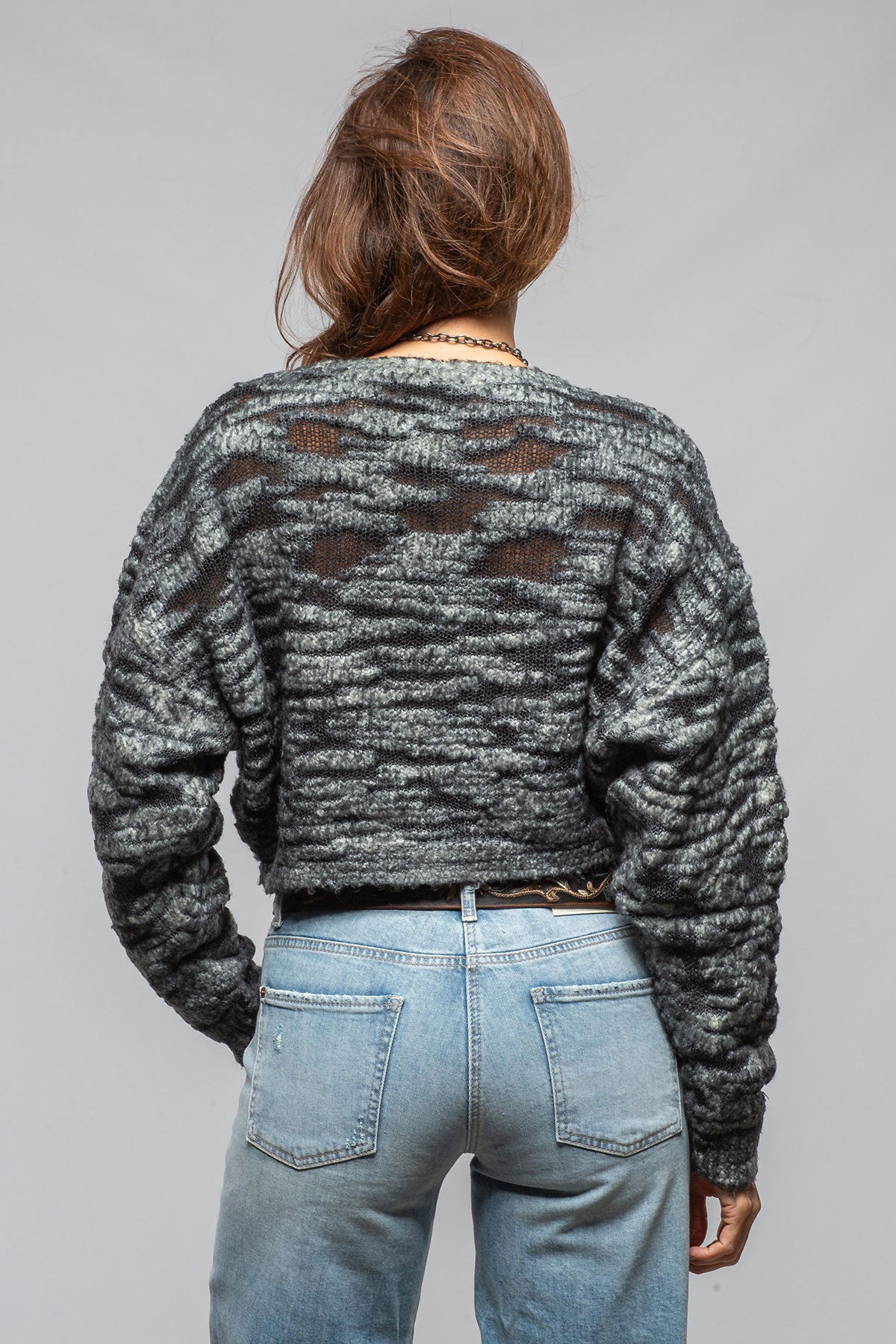 Inez Multi Weave Cropped Sweater In Charcoal