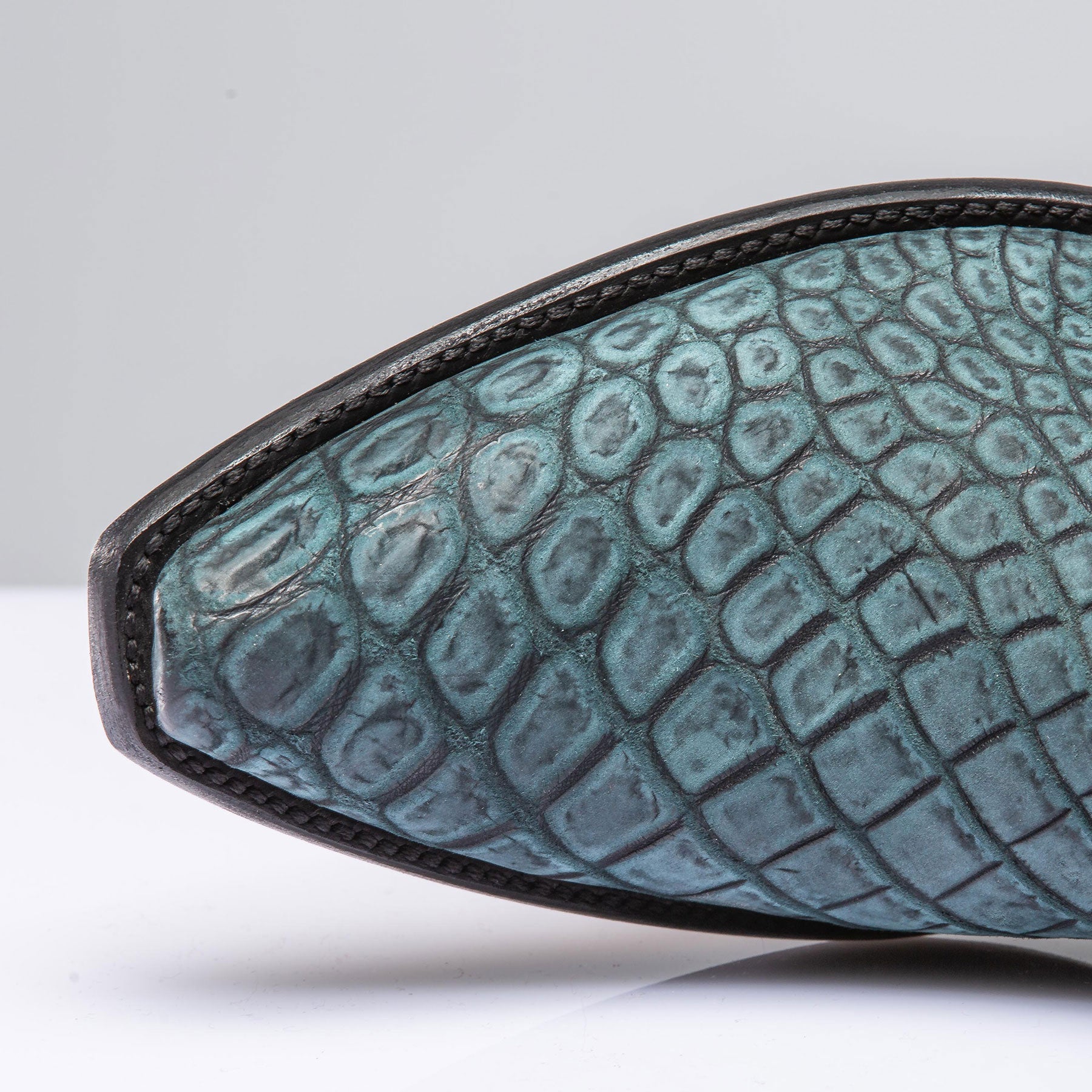 Sato Sueded Gator Zorro In Teal