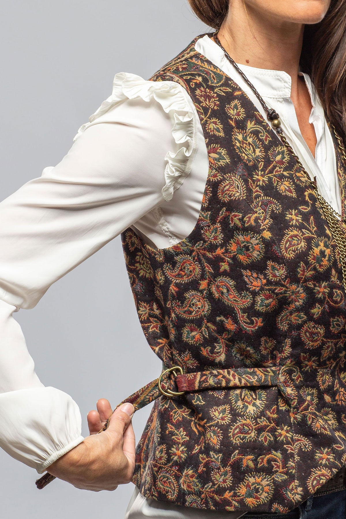 English Strap Vest In Black Paisley Jacquard